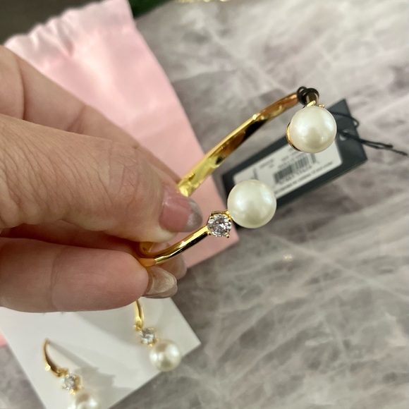 GIFT IDEA💕NWT 2pc Kate Spade Pearls of Wisdom Drop Earrings & Bracelet Set - Picture 3 of 12